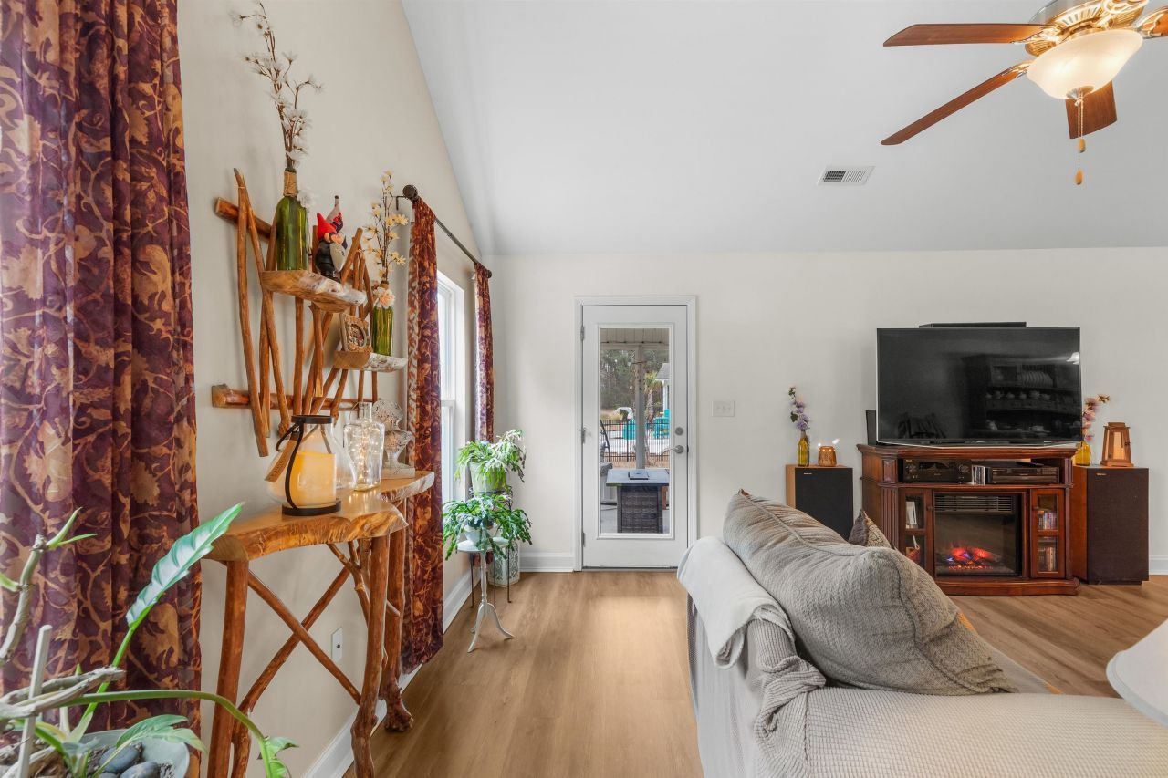 544 Shea Loop Photo 20