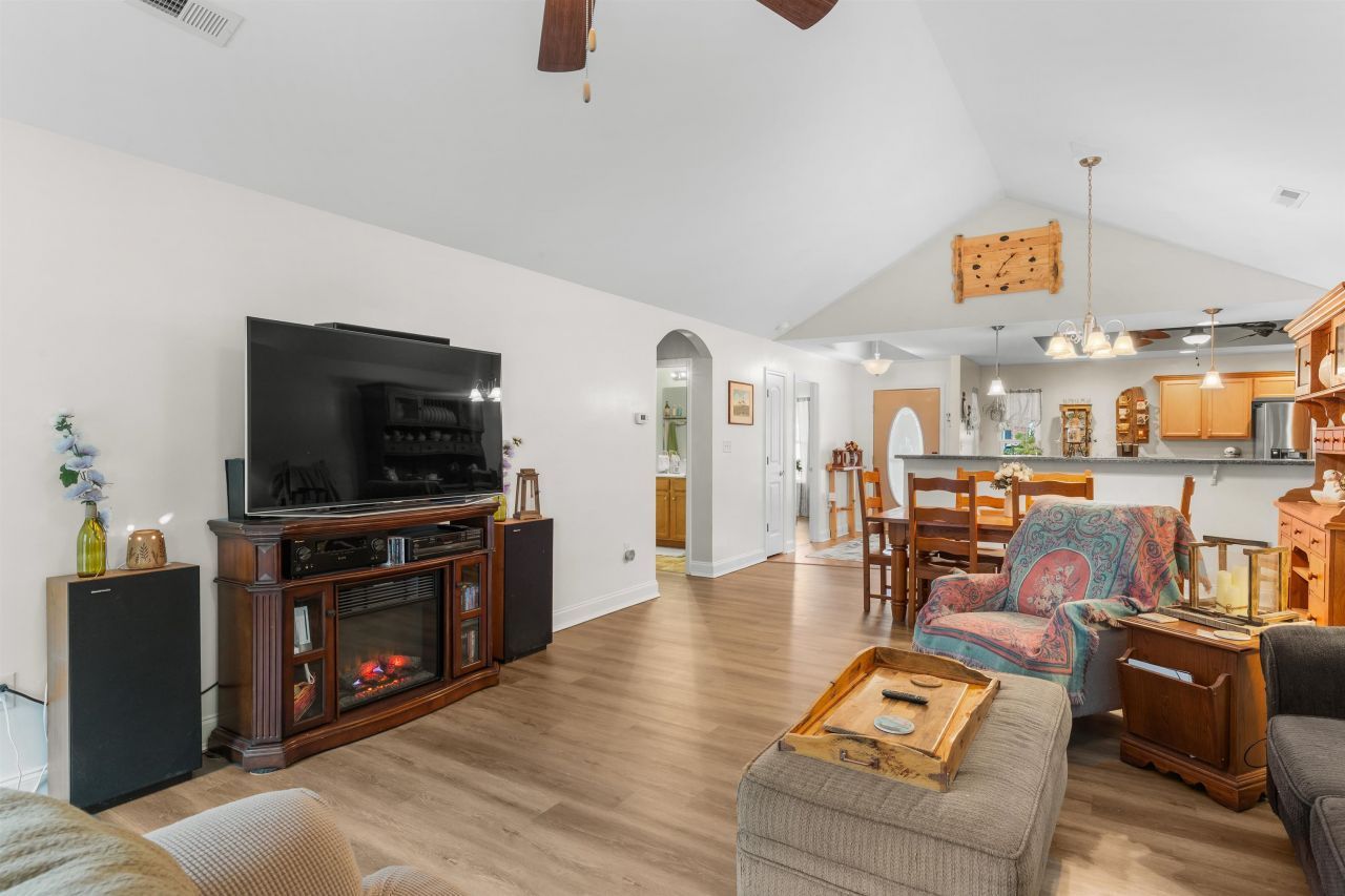 544 Shea Loop Photo 21