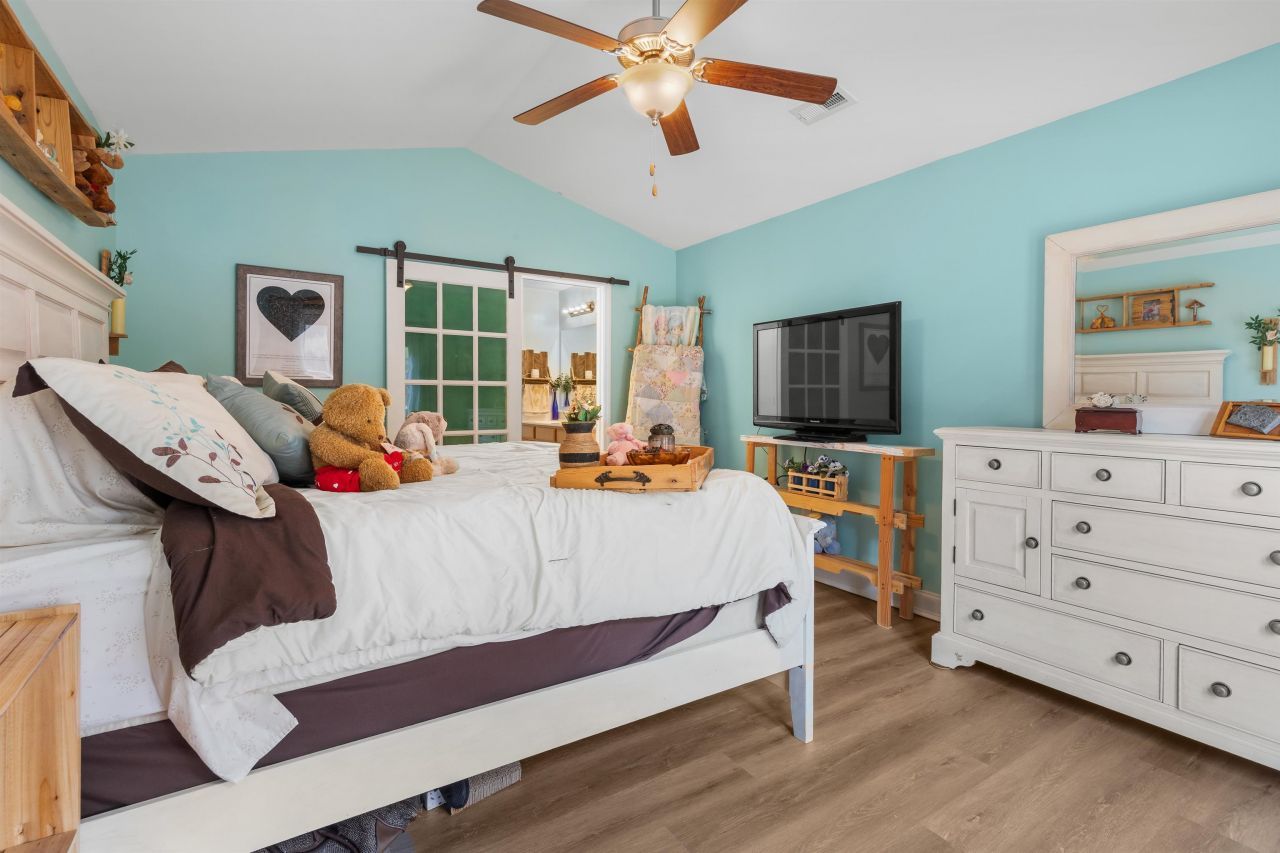 544 Shea Loop Photo 29