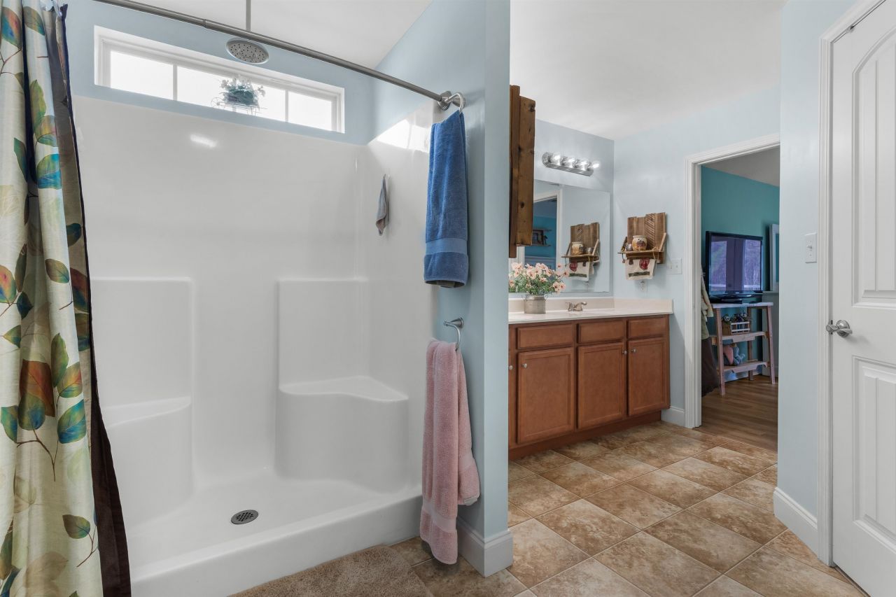 544 Shea Loop Photo 34