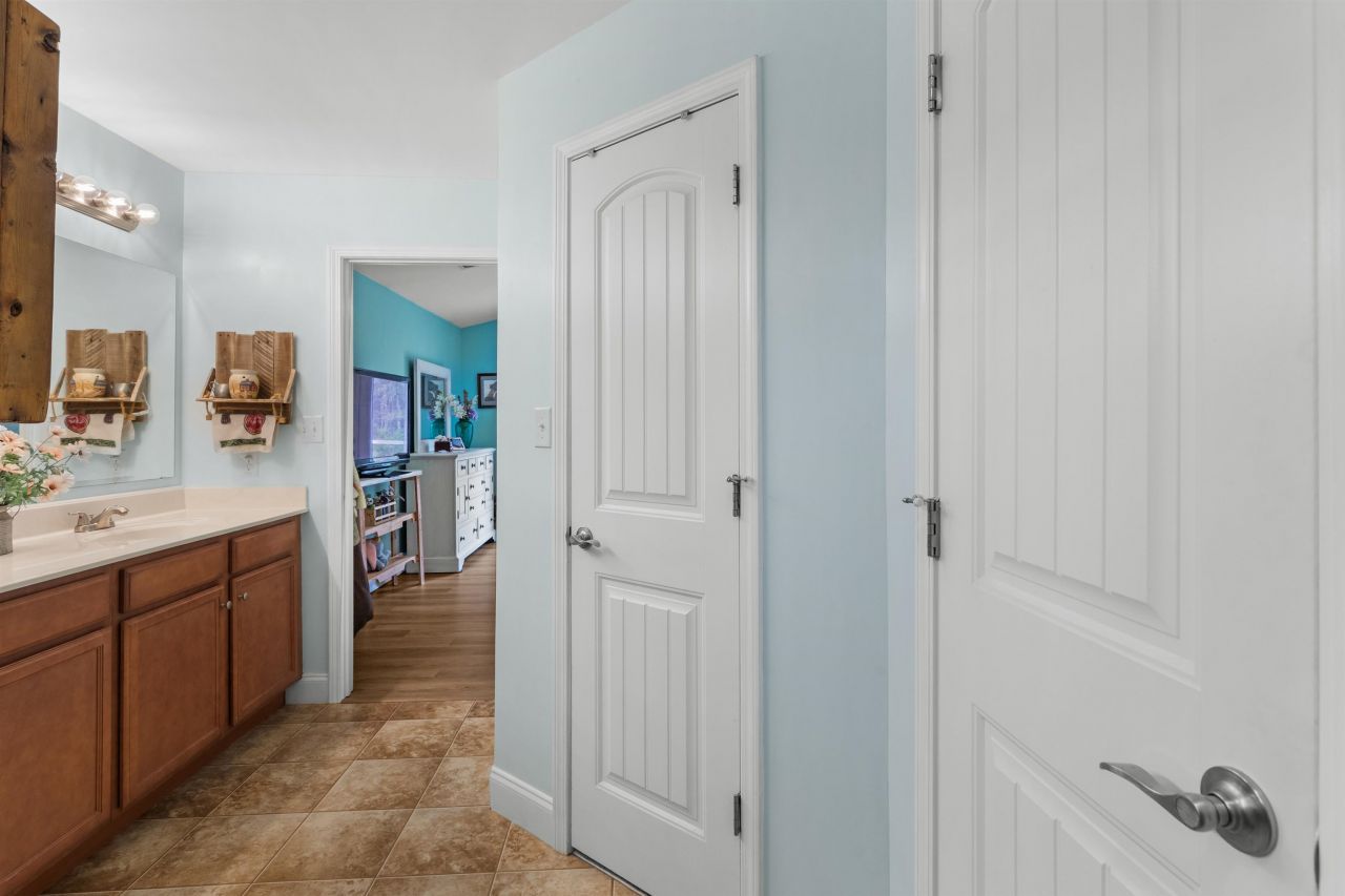 544 Shea Loop Photo 35