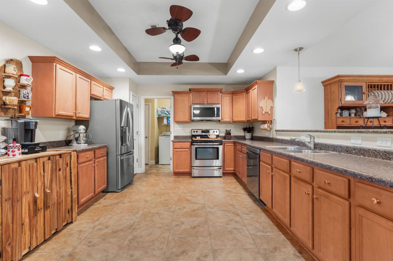 544 Shea Loop Photo 9