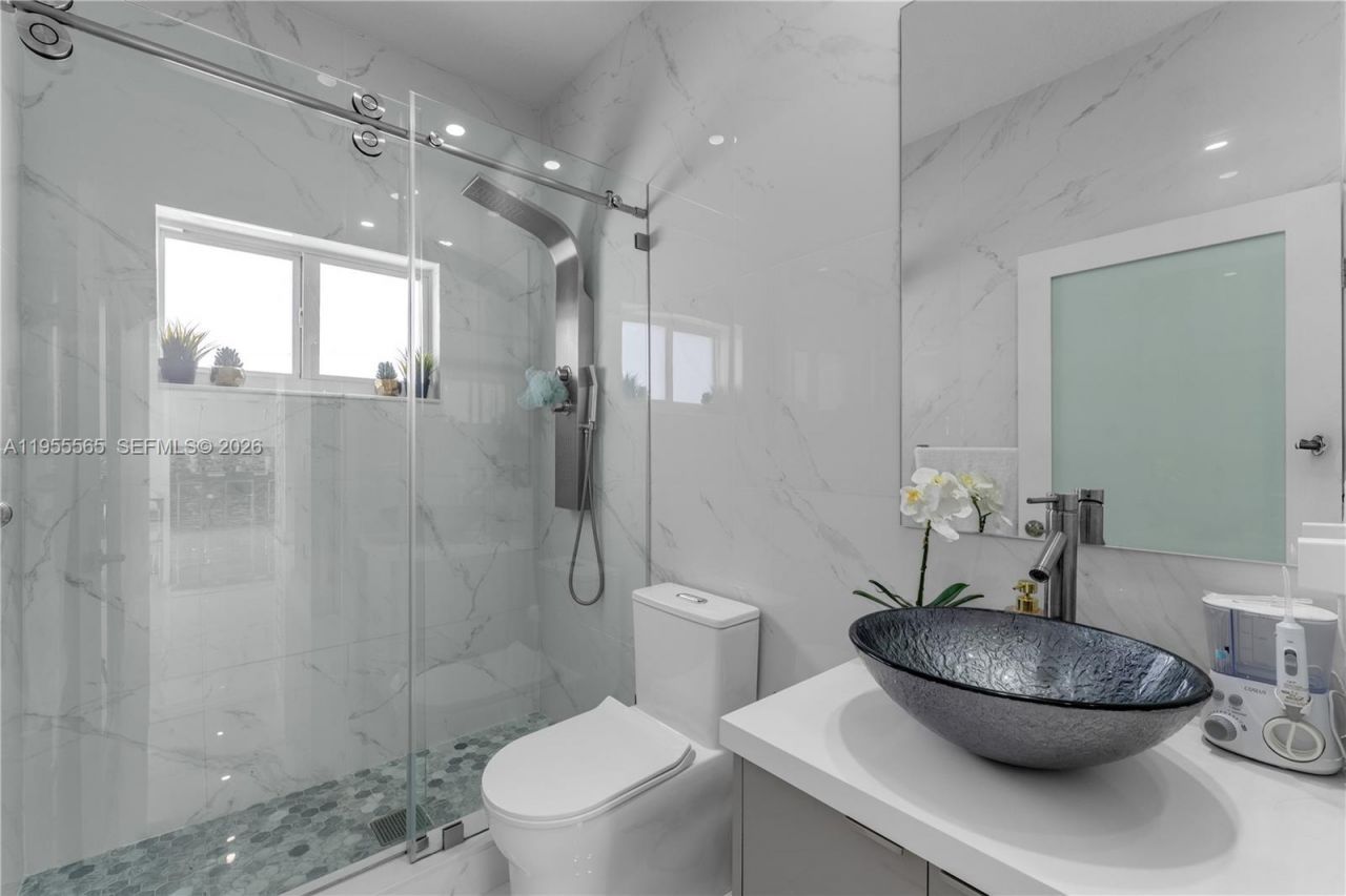 15412 SW 183rd Ter, Miami, FL 33187 Photo