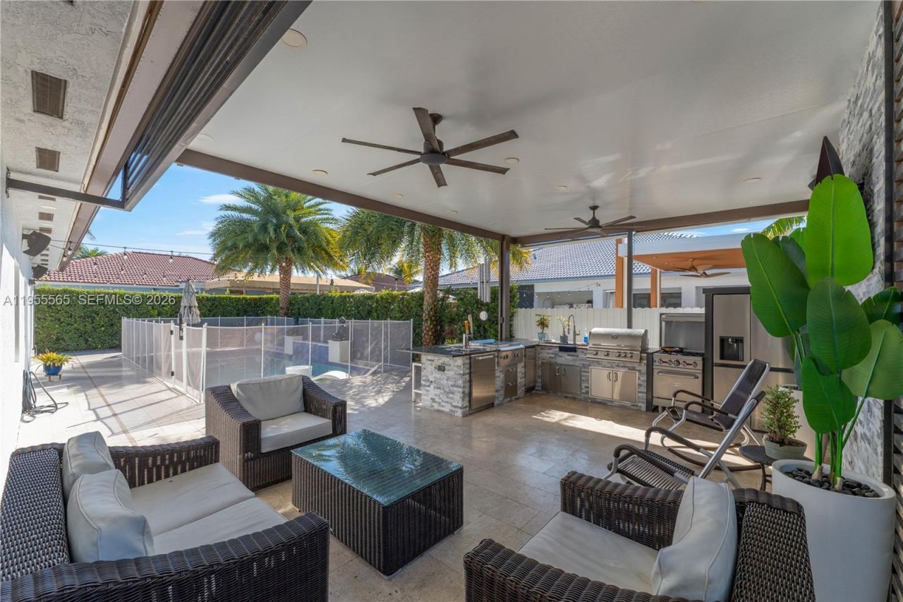 15412 SW 183rd Ter, Miami, FL 33187 Photo