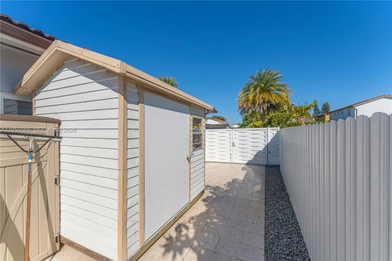 15412 SW 183rd Ter, Miami, FL 33187 Photo