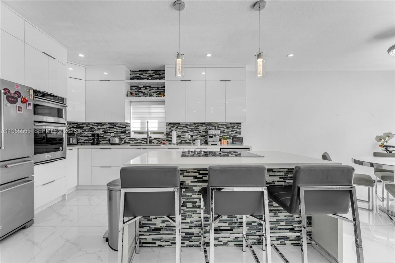 15412 SW 183rd Ter, Miami, FL 33187 Photo