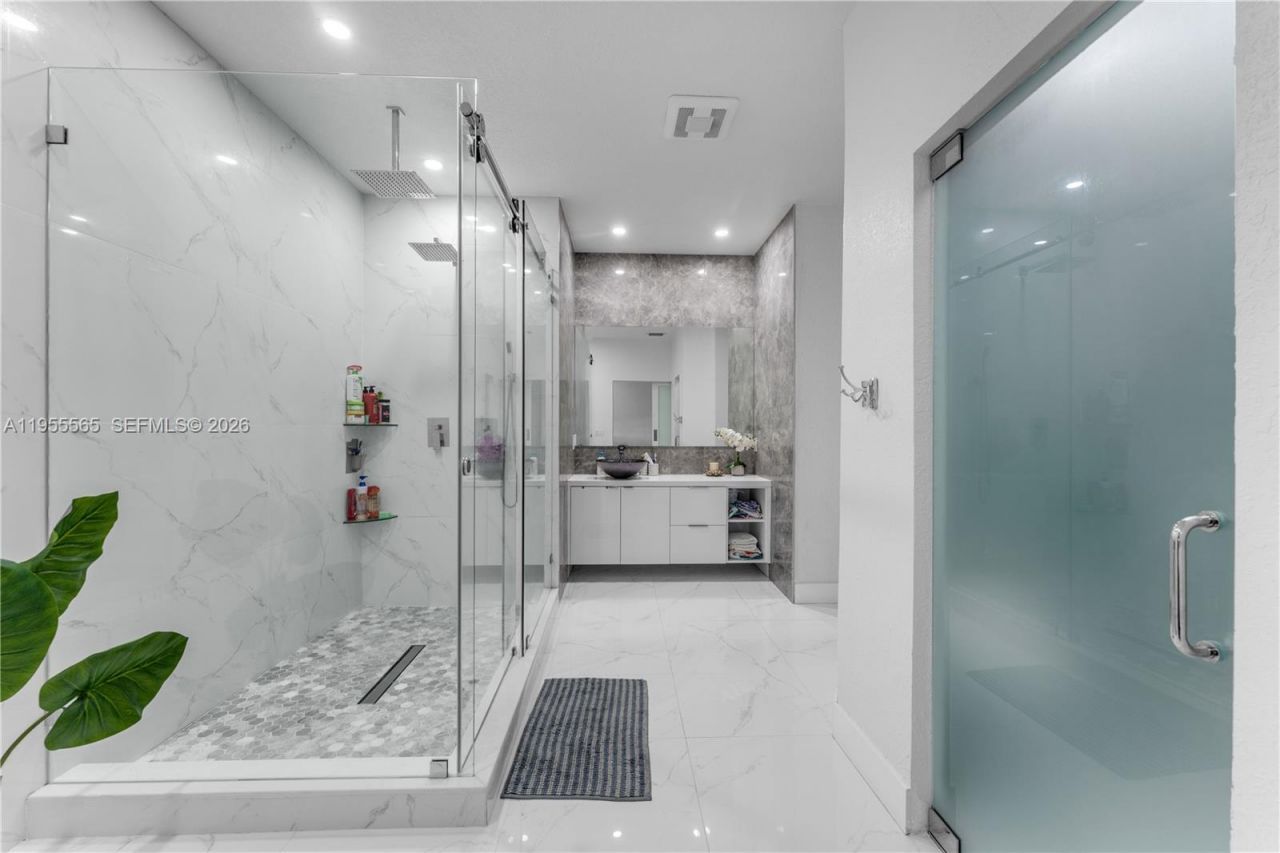 15412 SW 183rd Ter, Miami, FL 33187 Photo