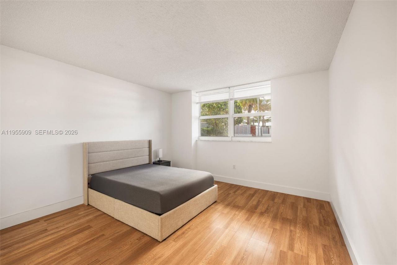 1155 Brickell Bay Dr, Unit 606, Miami, FL 33131 Photo