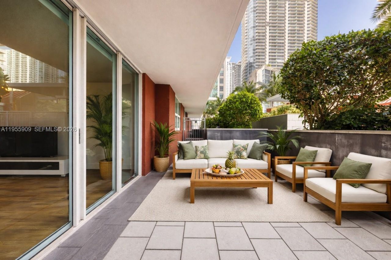 1155 Brickell Bay Dr, Unit 606, Miami, FL 33131 Photo