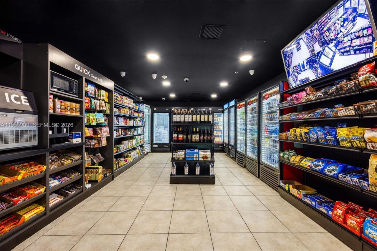 1155 Brickell Bay Dr, Unit 606, Miami, FL 33131 Photo