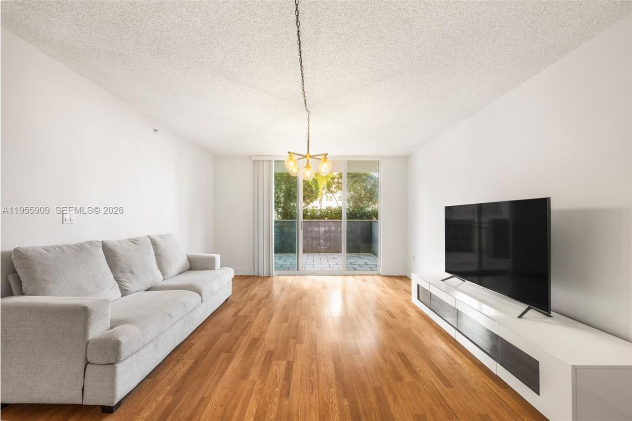 1155 Brickell Bay Dr, Unit 606, Miami, FL 33131 Photo