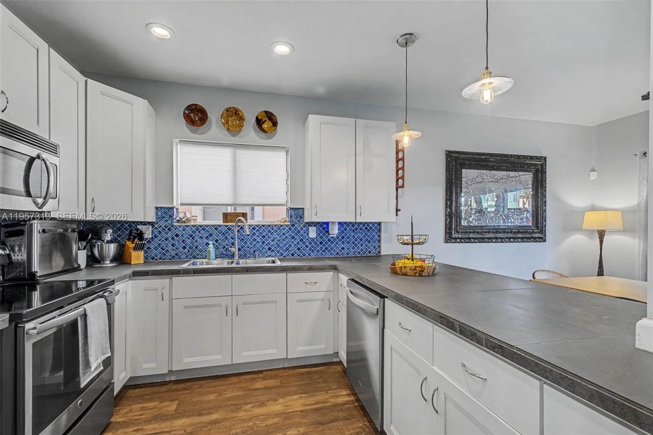 3367 NE 3rd Dr , Homestead, FL 33033 Photo