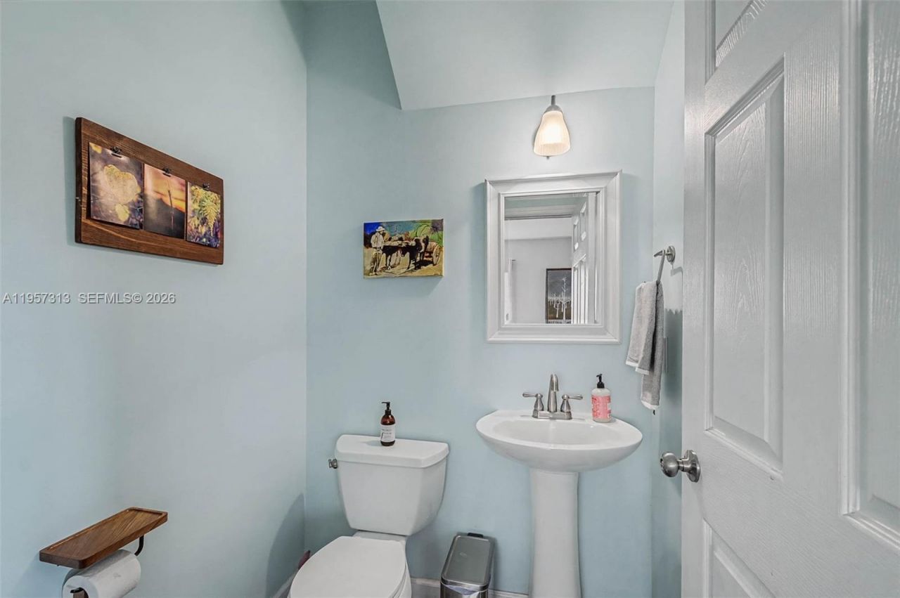 3367 NE 3rd Dr , Homestead, FL 33033 Photo