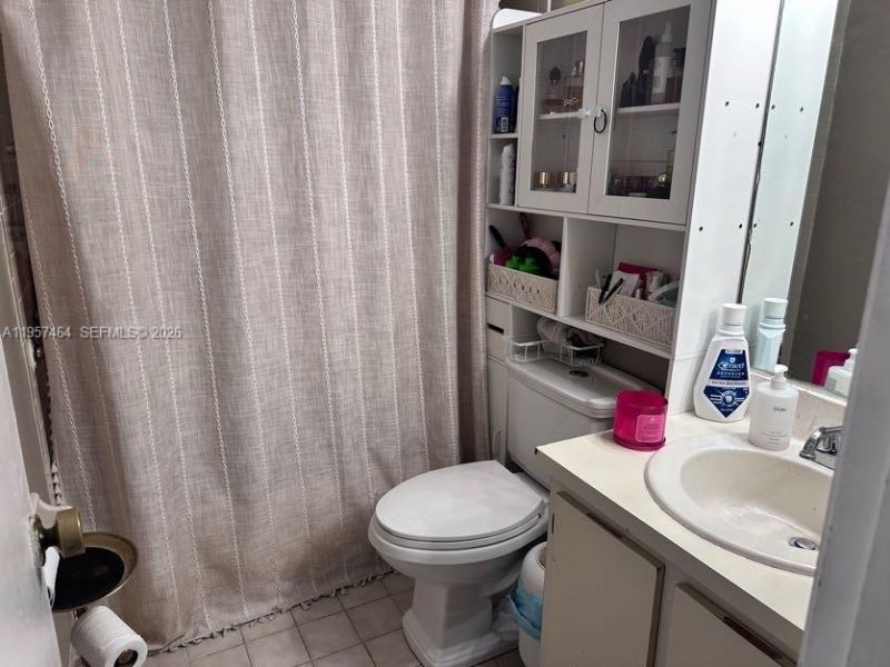 2480 W 67th Pl, Unit 23-12, Hialeah, FL 33016 Photo
