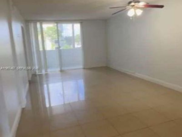 10000 NW 80th Ct, Unit 2261, Hialeah Gardens, FL 33016