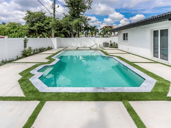 1110 S 14th Ave, Hollywood, FL 33020