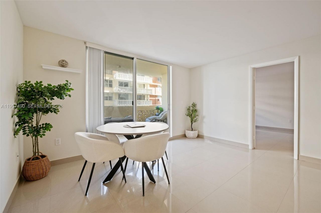 1833 S Ocean Dr , Unit 809, Hallandale Beach, FL 33009 Photo