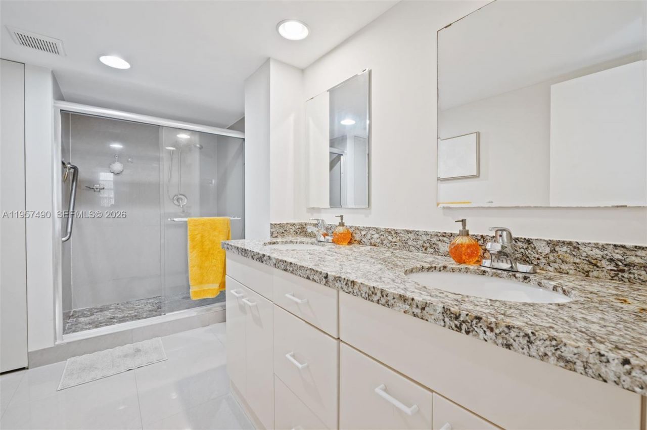 1833 S Ocean Dr , Unit 809, Hallandale Beach, FL 33009 Photo