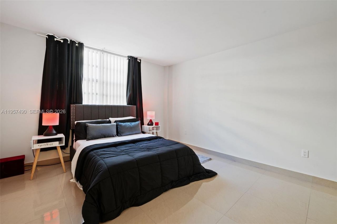 1833 S Ocean Dr , Unit 809, Hallandale Beach, FL 33009 Photo