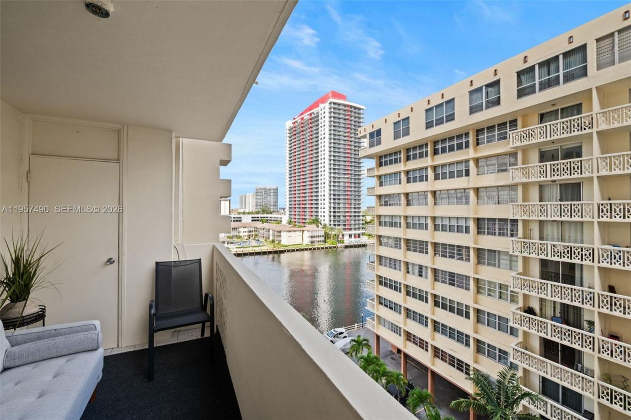 1833 S Ocean Dr , Unit 809, Hallandale Beach, FL 33009 Photo