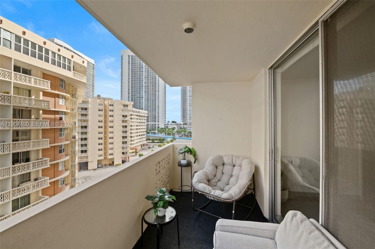 1833 S Ocean Dr , Unit 809, Hallandale Beach, FL 33009 Photo