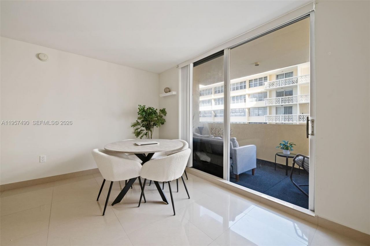 1833 S Ocean Dr , Unit 809, Hallandale Beach, FL 33009 Photo