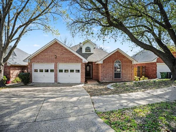 4915 Arborgate Drive, Arlington, TX 76017