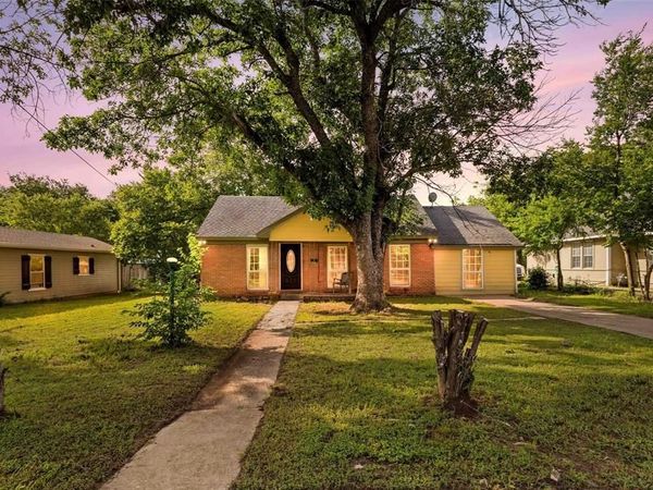 1126 W 7th Street , McGregor, TX 76657
