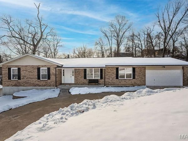 5182 N Royale Drive, Imperial, MO 63052