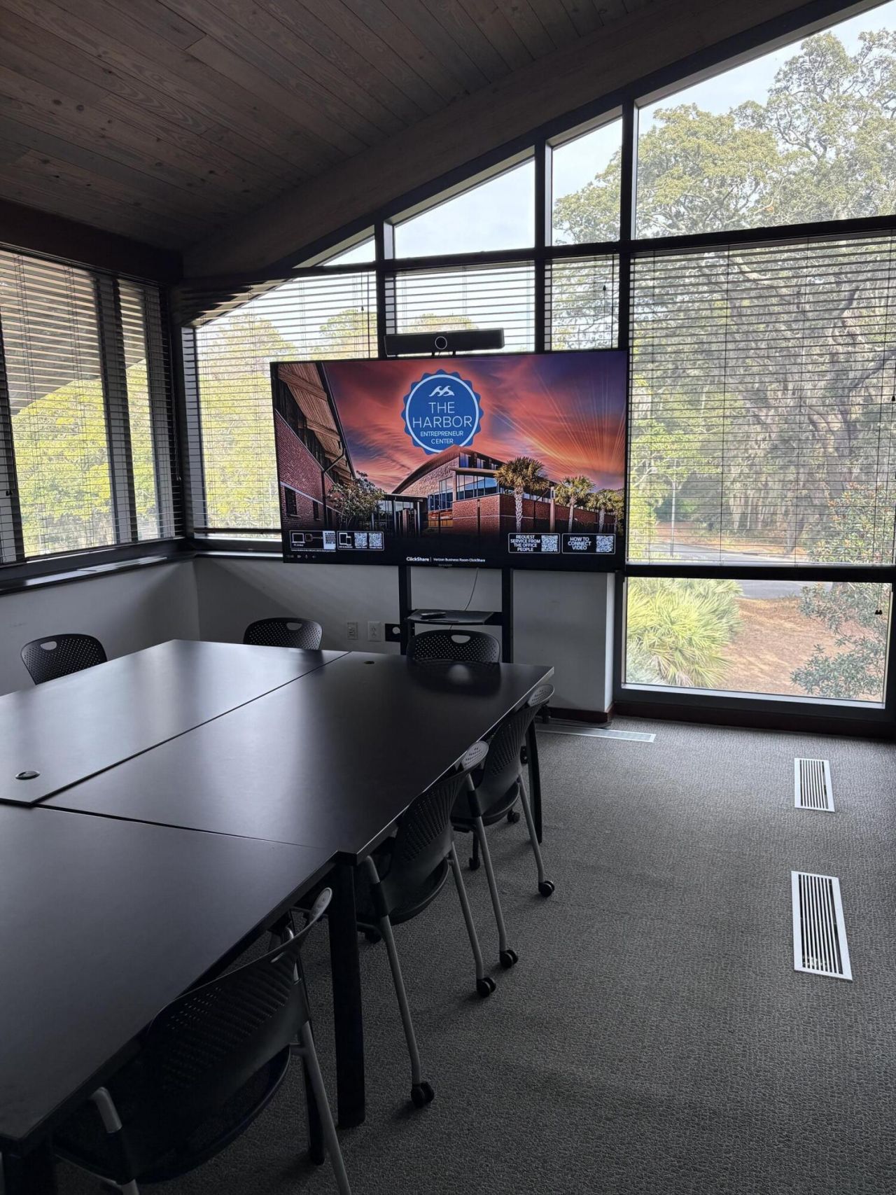 11 Ewall Street Photo 5