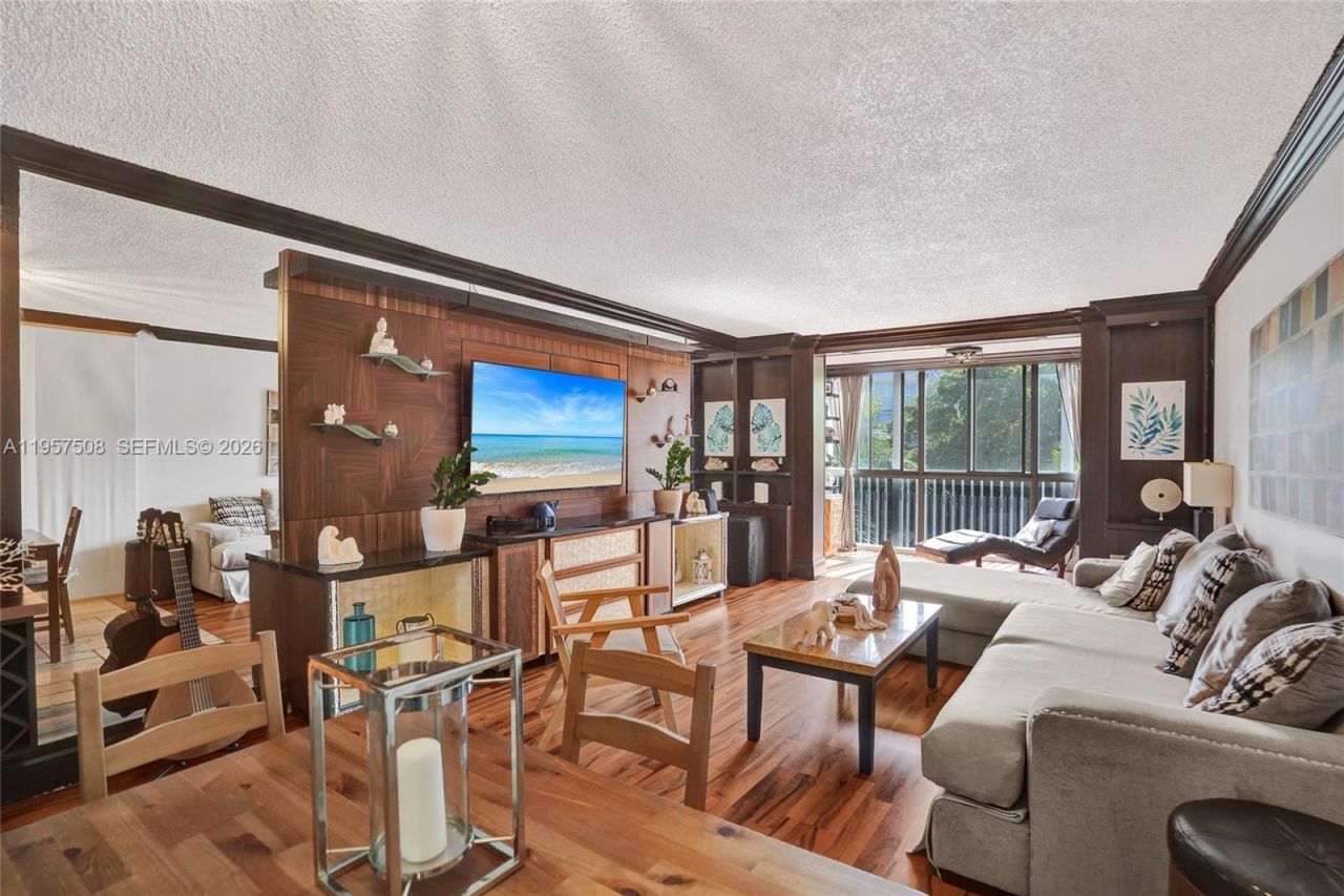 1000 NE 12th Ave , Unit 505, Hallandale Beach, FL 33009 Photo