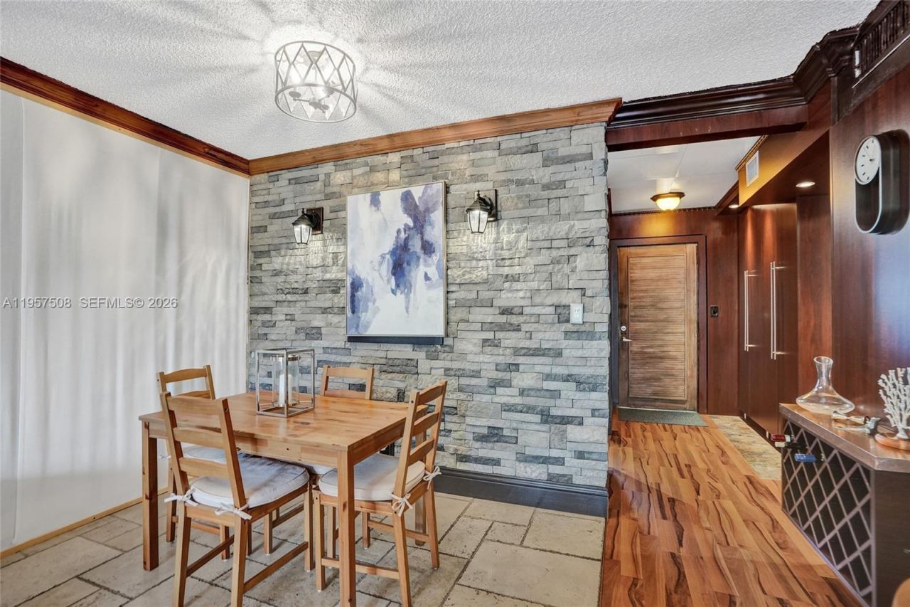 1000 NE 12th Ave , Unit 505, Hallandale Beach, FL 33009 Photo