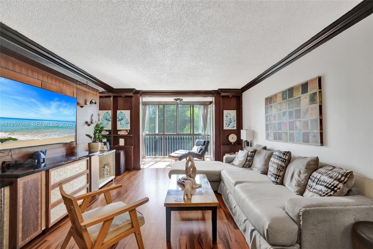 1000 NE 12th Ave , Unit 505, Hallandale Beach, FL 33009 Photo