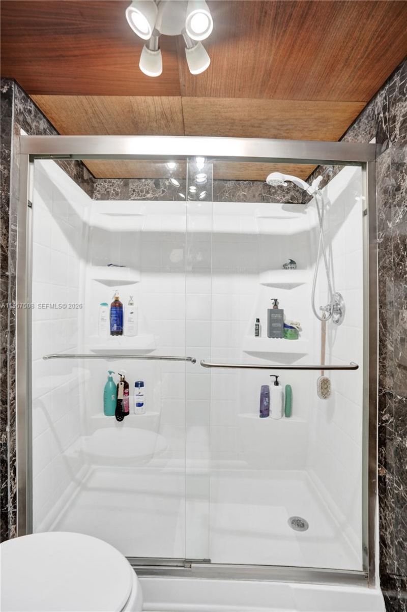 1000 NE 12th Ave , Unit 505, Hallandale Beach, FL 33009 Photo