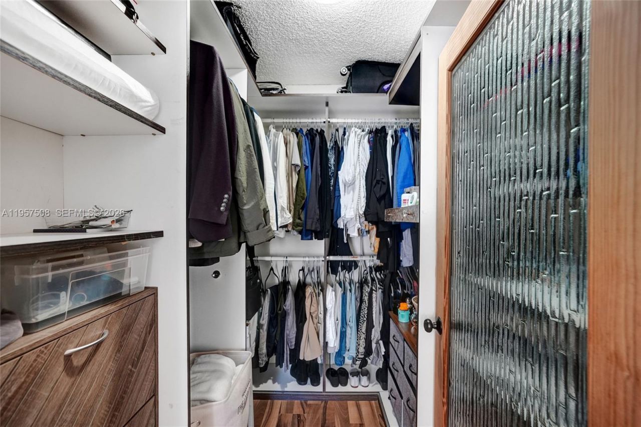 1000 NE 12th Ave , Unit 505, Hallandale Beach, FL 33009 Photo