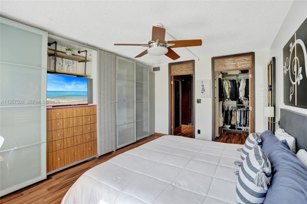 1000 NE 12th Ave , Unit 505, Hallandale Beach, FL 33009 Photo