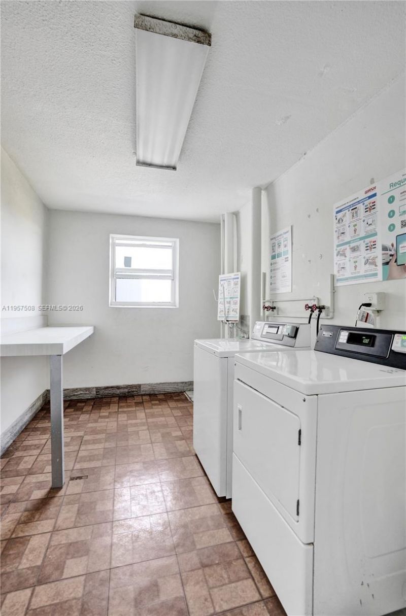 1000 NE 12th Ave , Unit 505, Hallandale Beach, FL 33009 Photo