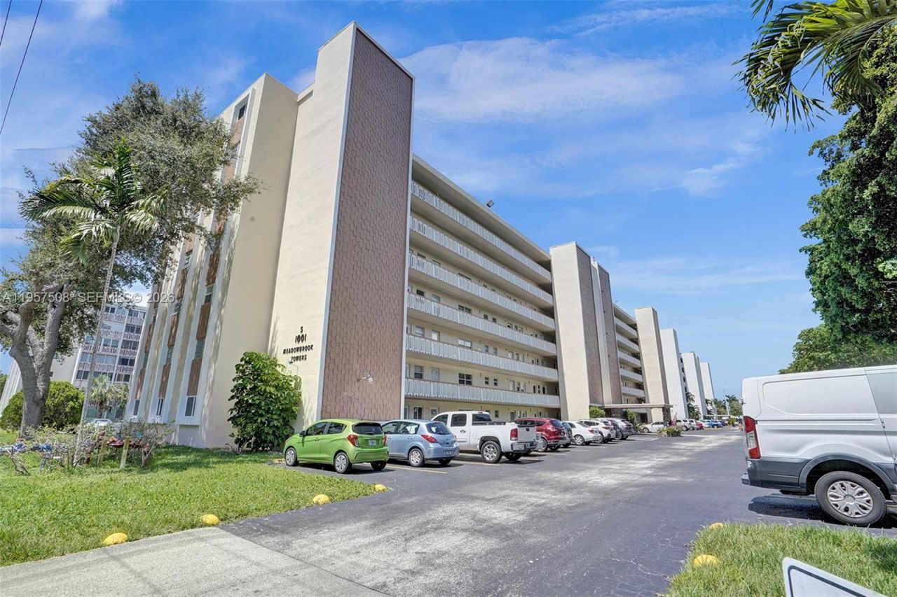 1000 NE 12th Ave , Unit 505, Hallandale Beach, FL 33009 Photo