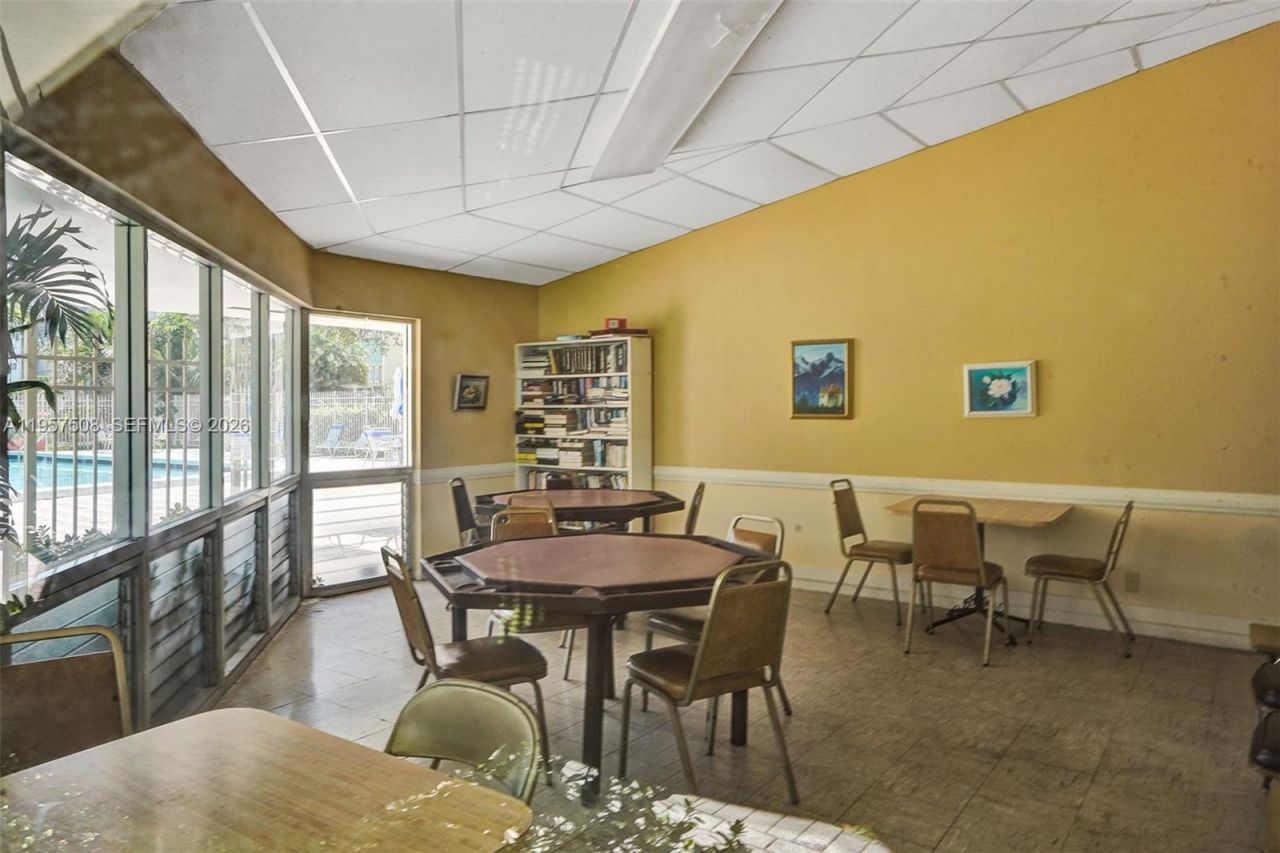 1000 NE 12th Ave , Unit 505, Hallandale Beach, FL 33009 Photo