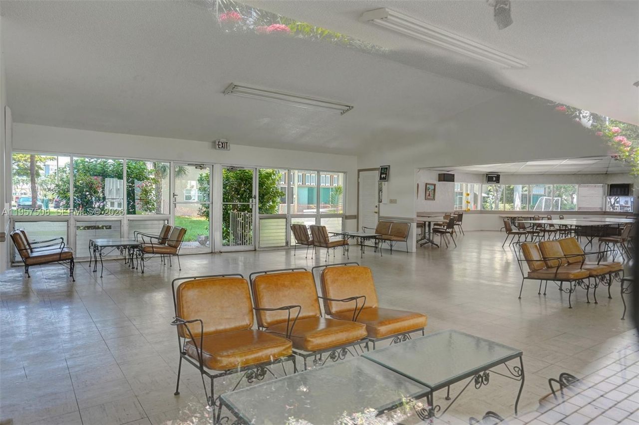 1000 NE 12th Ave , Unit 505, Hallandale Beach, FL 33009 Photo