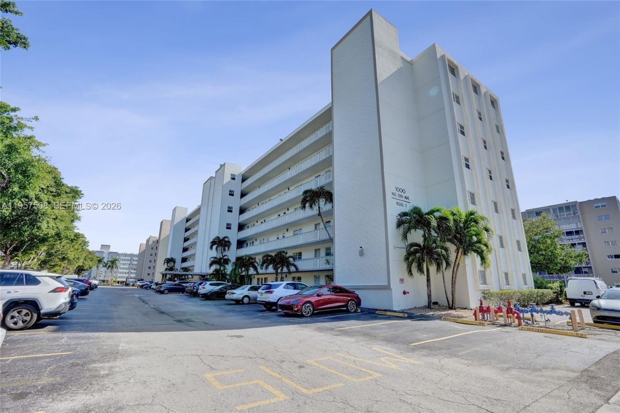 1000 NE 12th Ave , Unit 505, Hallandale Beach, FL 33009 Photo