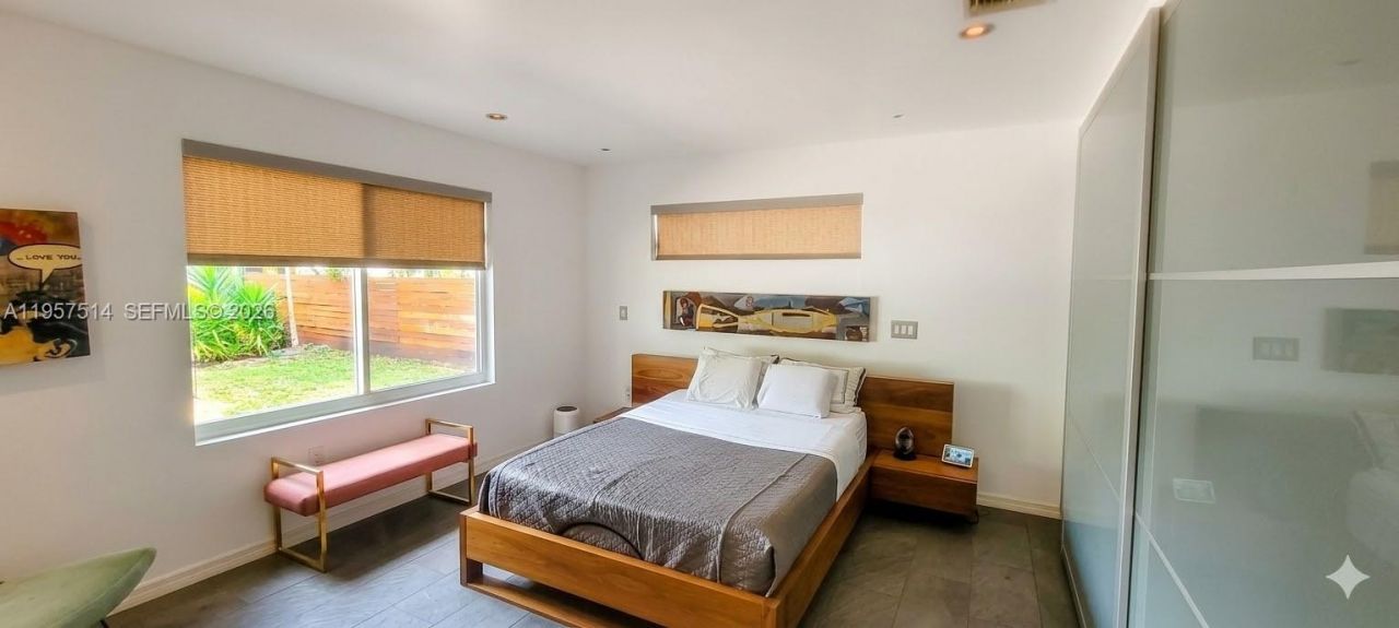 875 NE 130th St , North Miami, FL 33161 Photo