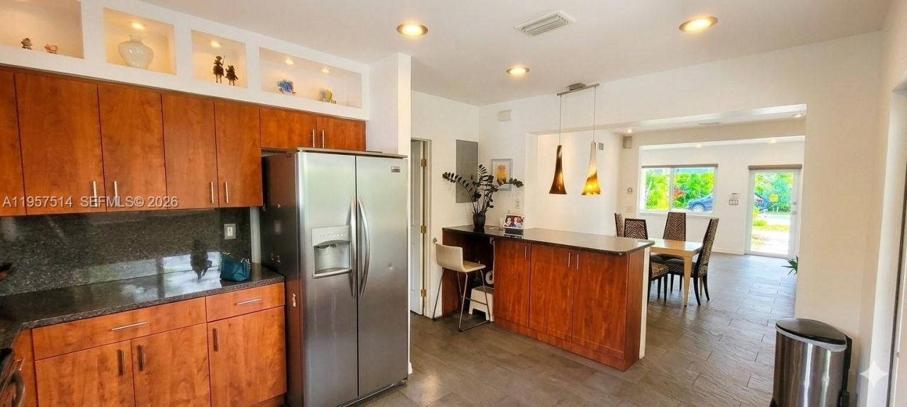 875 NE 130th St, North Miami, FL 33161 Photo