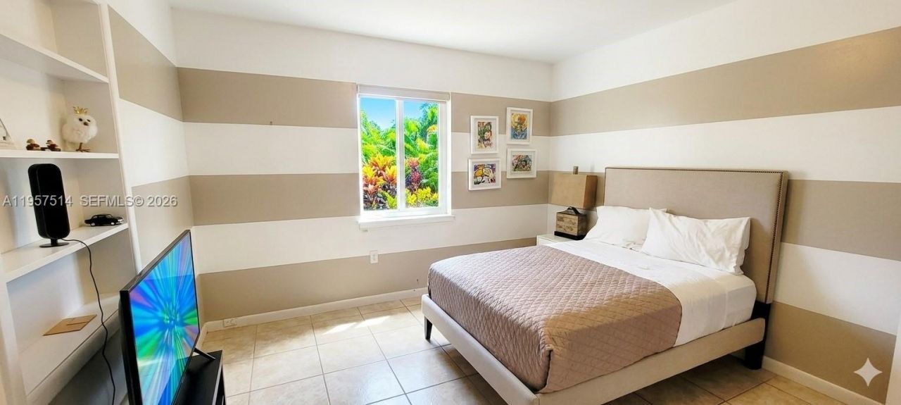 875 NE 130th St, North Miami, FL 33161 Photo