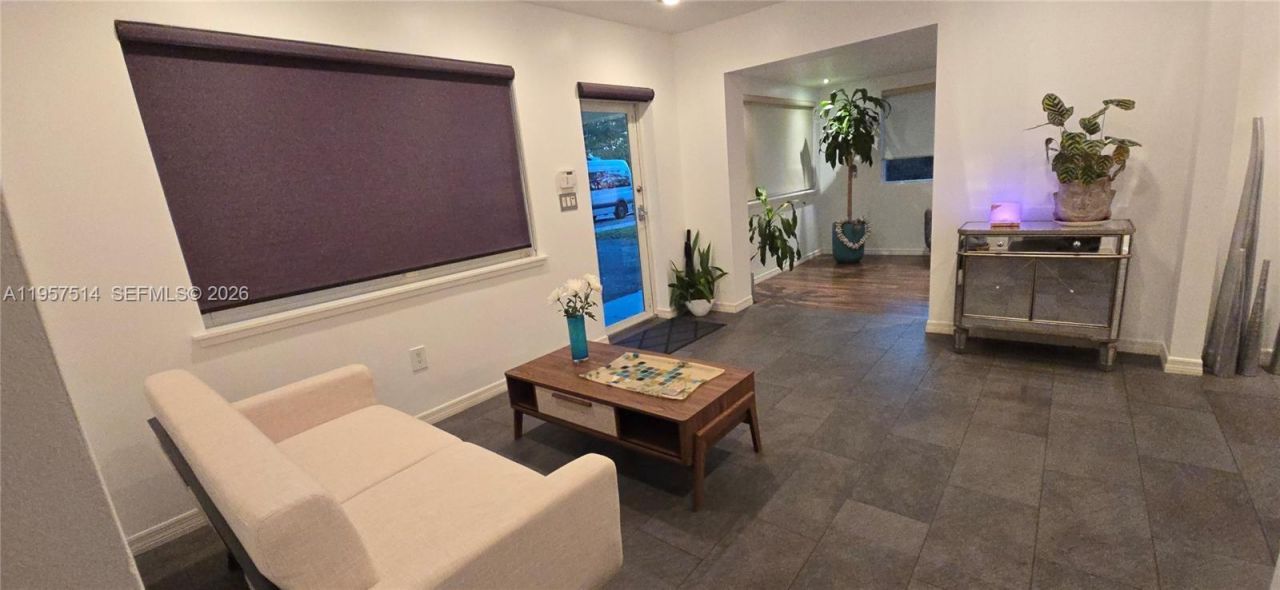 875 NE 130th St, North Miami, FL 33161 Photo