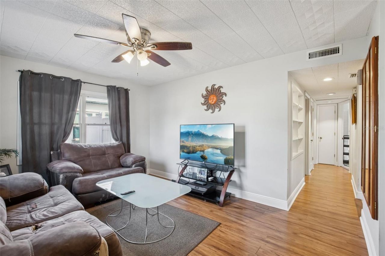 640 59th St S, Saint Petersburg, FL 33707 Photo