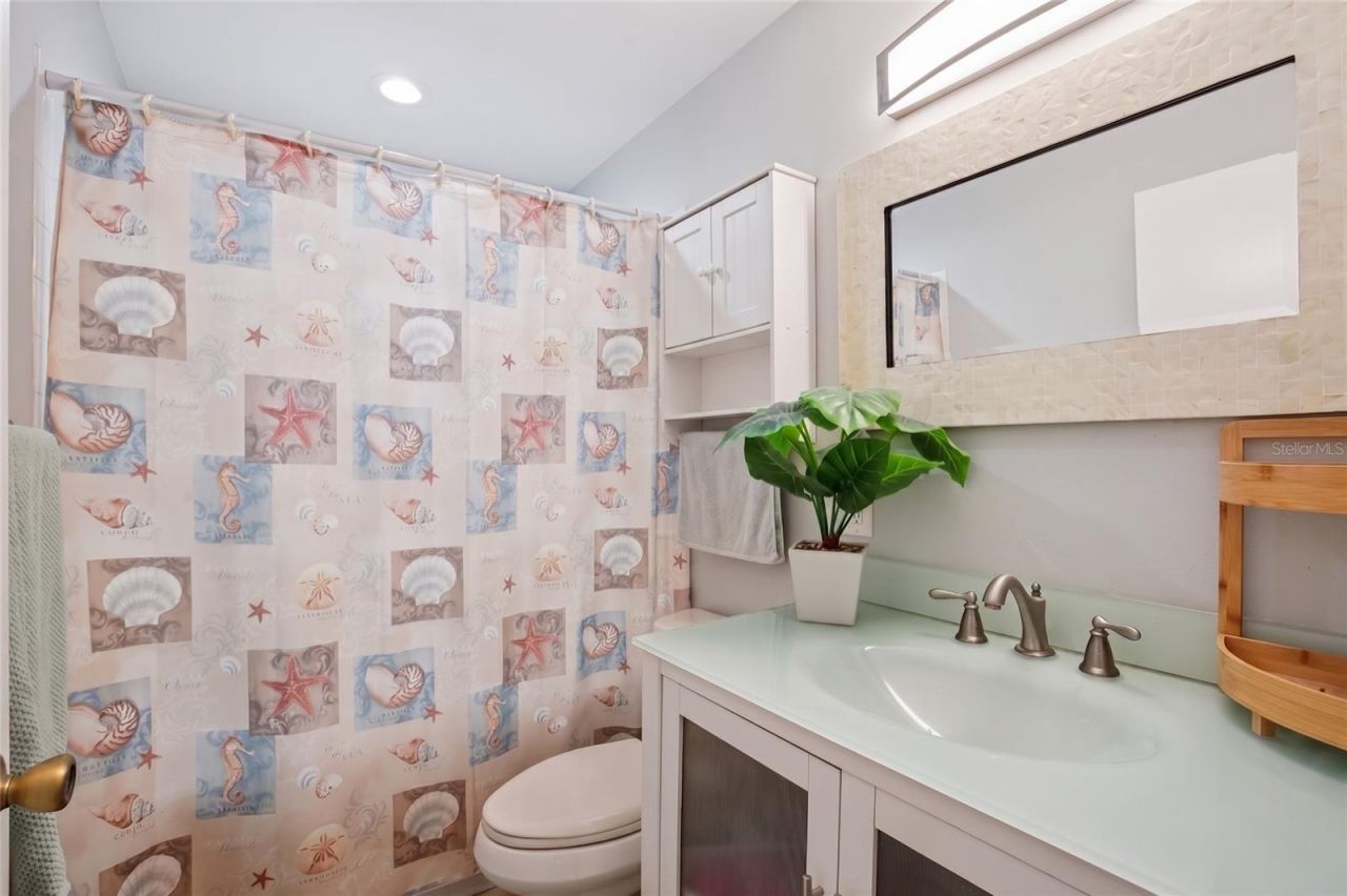 640 59th St S, Saint Petersburg, FL 33707 Photo