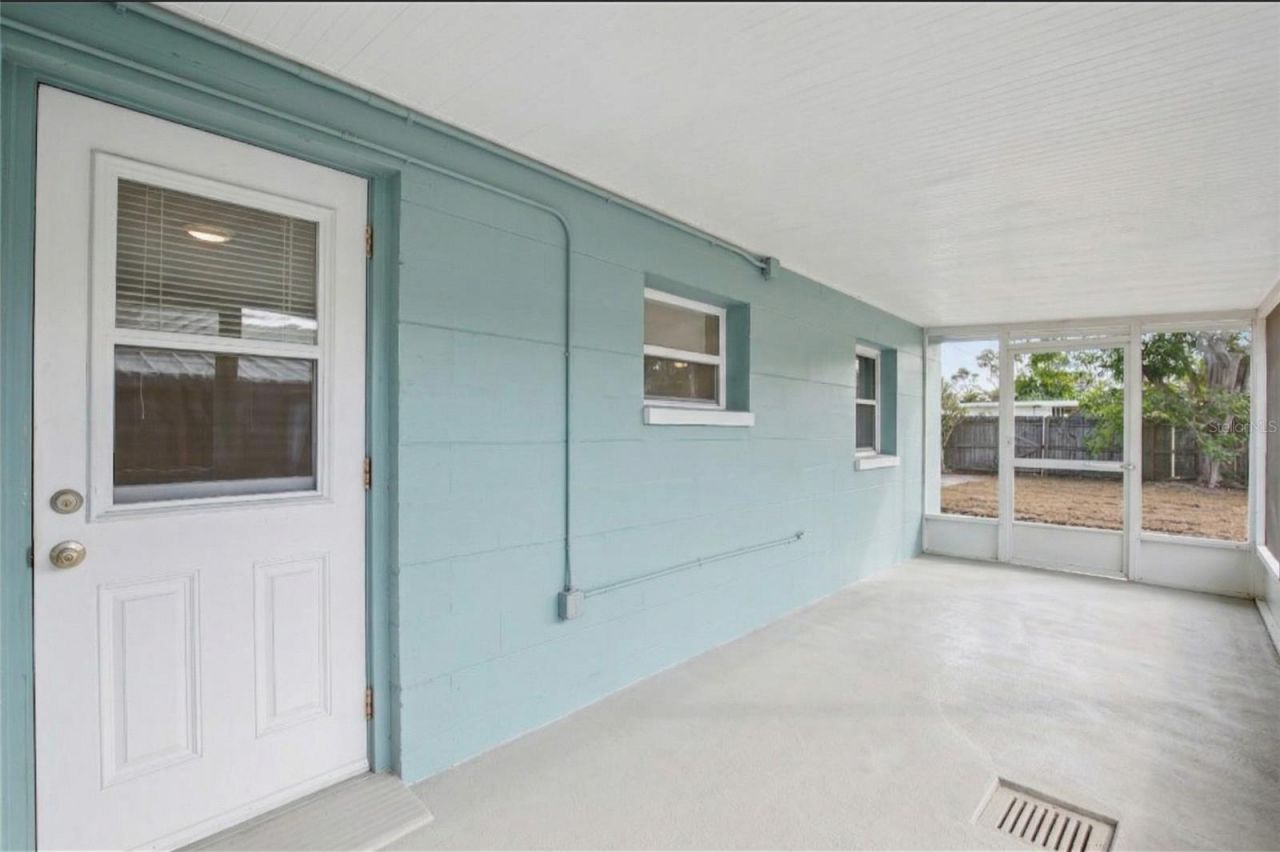 640 59th St S, Saint Petersburg, FL 33707 Photo