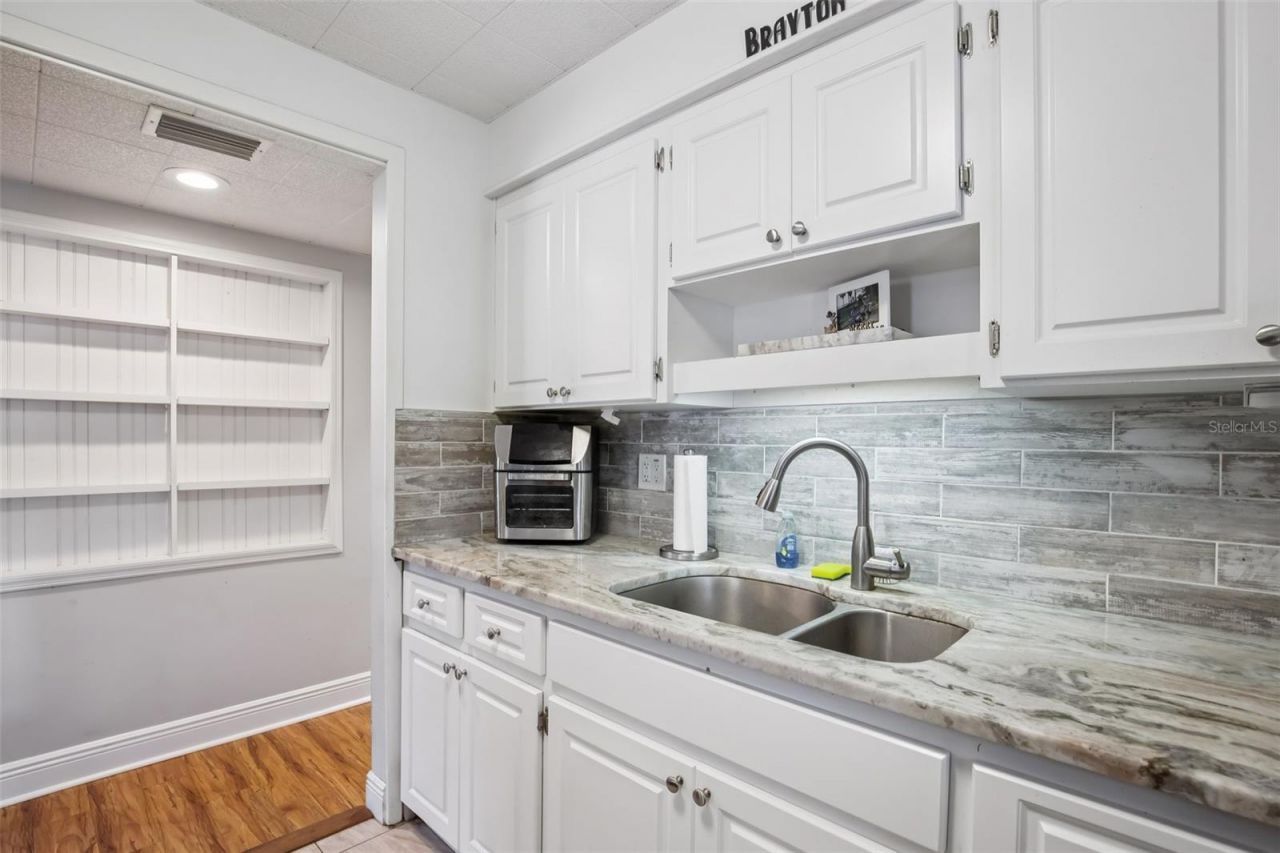 640 59th St S, Saint Petersburg, FL 33707 Photo