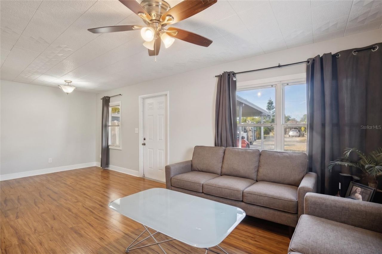 640 59th St S, Saint Petersburg, FL 33707 Photo
